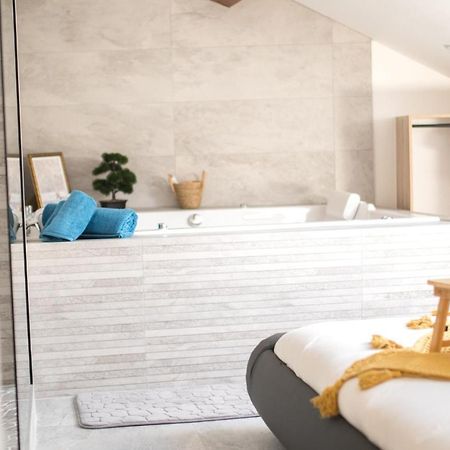 Lova Spa Saint-Etienne Buitenkant foto