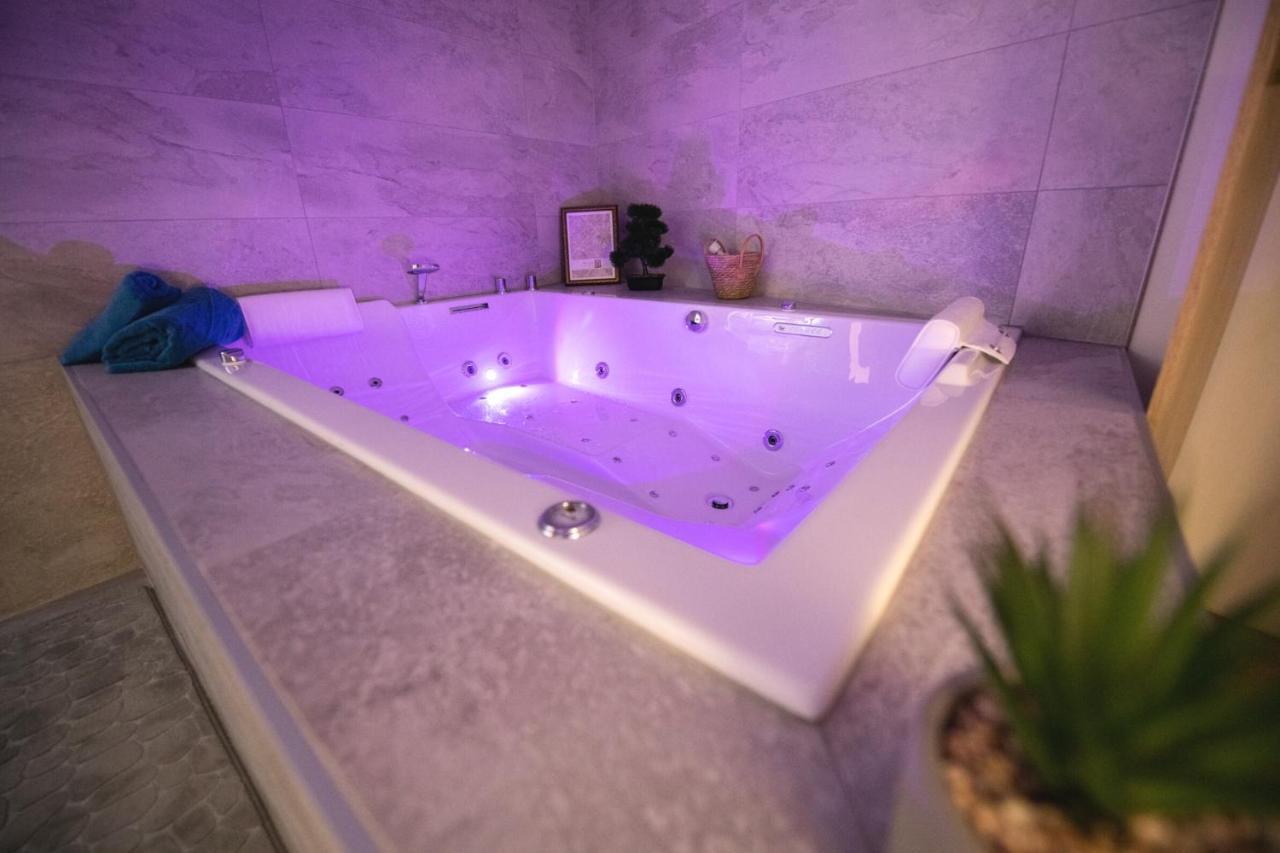 Lova Spa Saint-Etienne Buitenkant foto